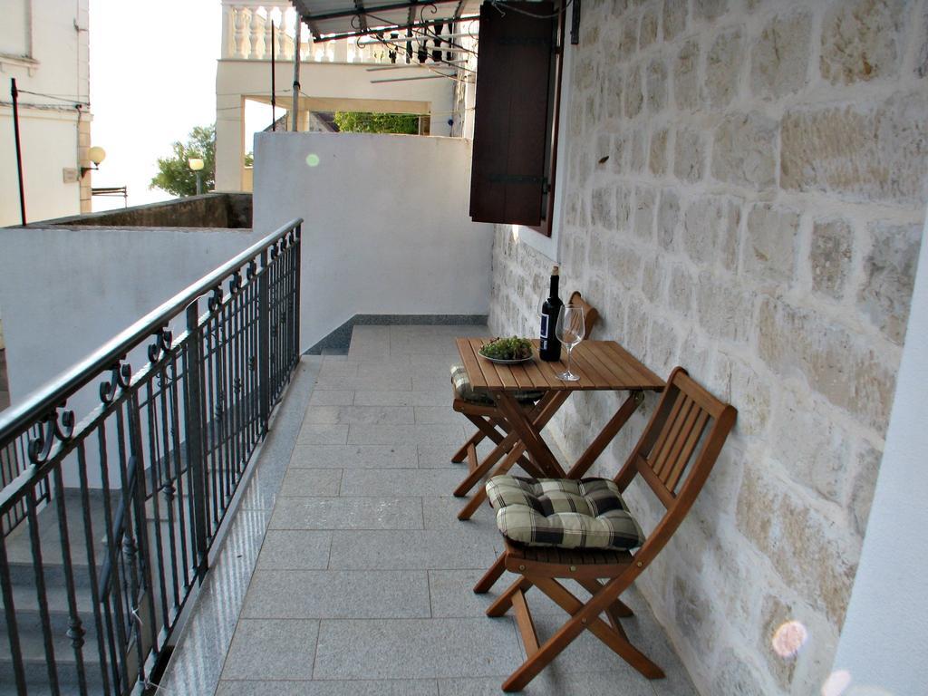Apartment Noa Kaštel Kambelovac Стая снимка