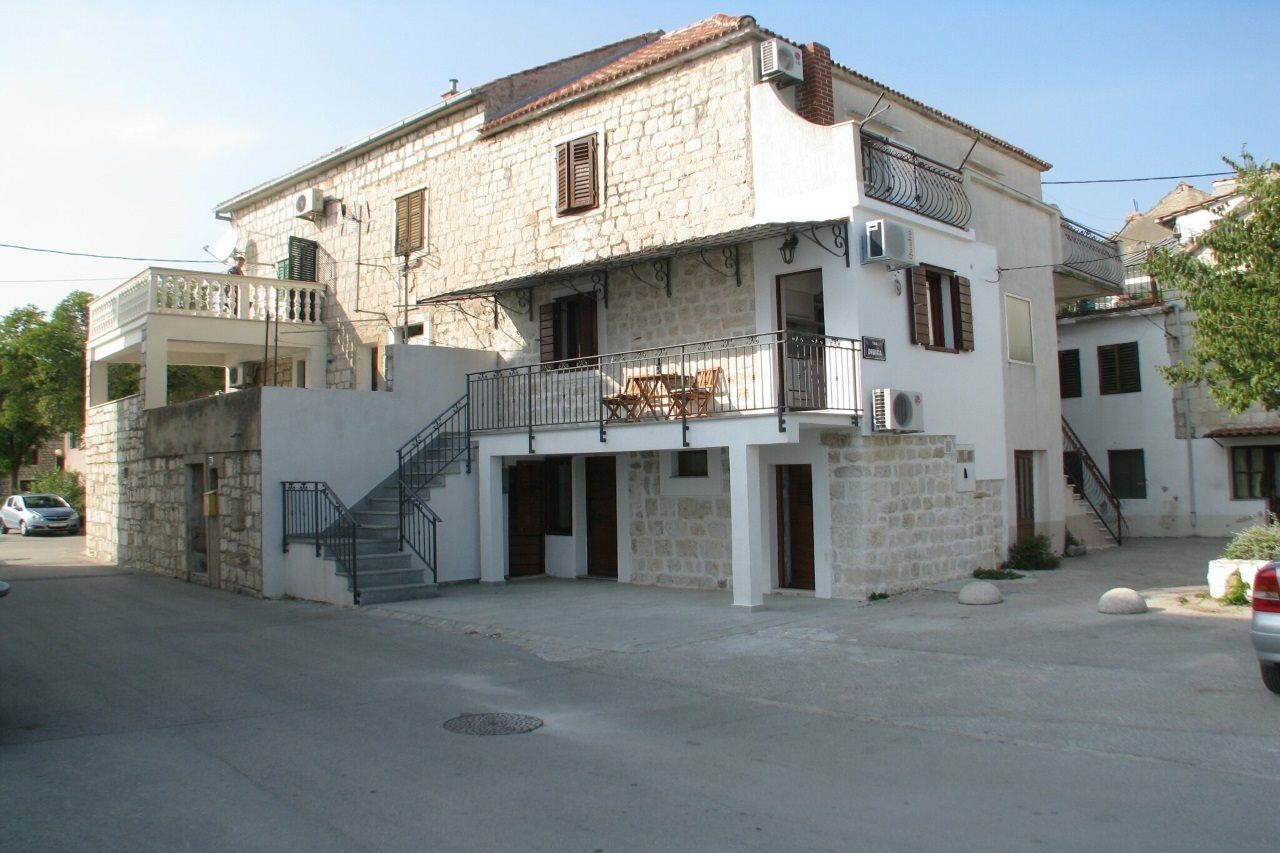 Apartment Noa Kaštel Kambelovac Екстериор снимка